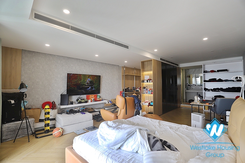 Large size apartment 7 bedrooms for rent at D' Leroi soleil Xuan Dieu.